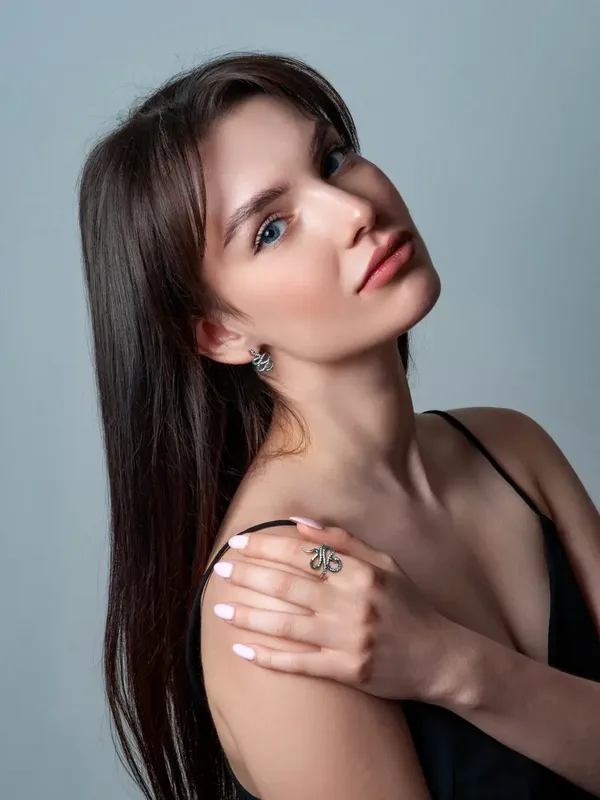 Кольцо из серебра с фианитом, оксид
