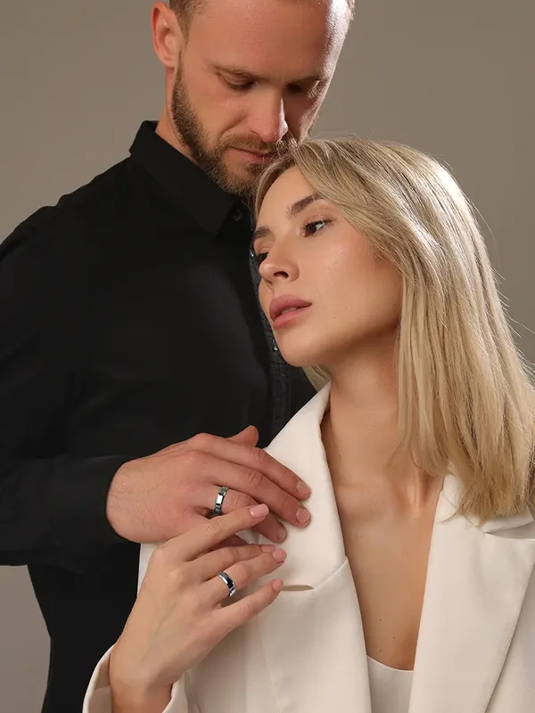 Кольцо обручальное из серебра, родий
