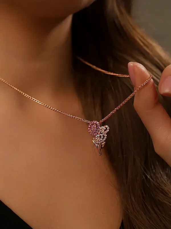 Подвеска из серебра с корундом и фианитом, золочение