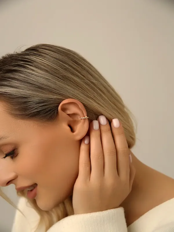 Серьги-зажимы из серебра с фианитом, золочение