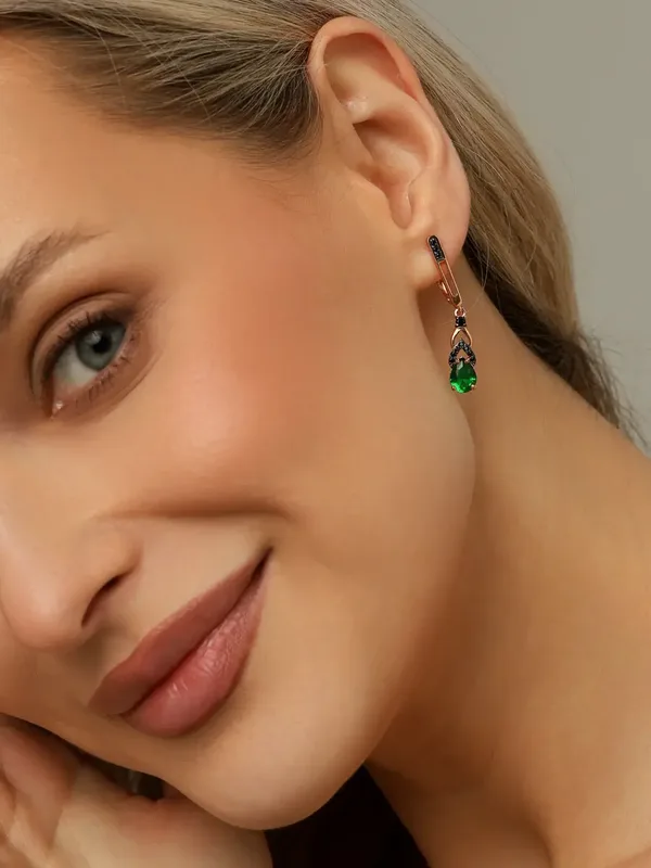 Серьги из серебра с плавленным кварцем, фианитом, изумрудом и кварцем, золочение/ч.родий