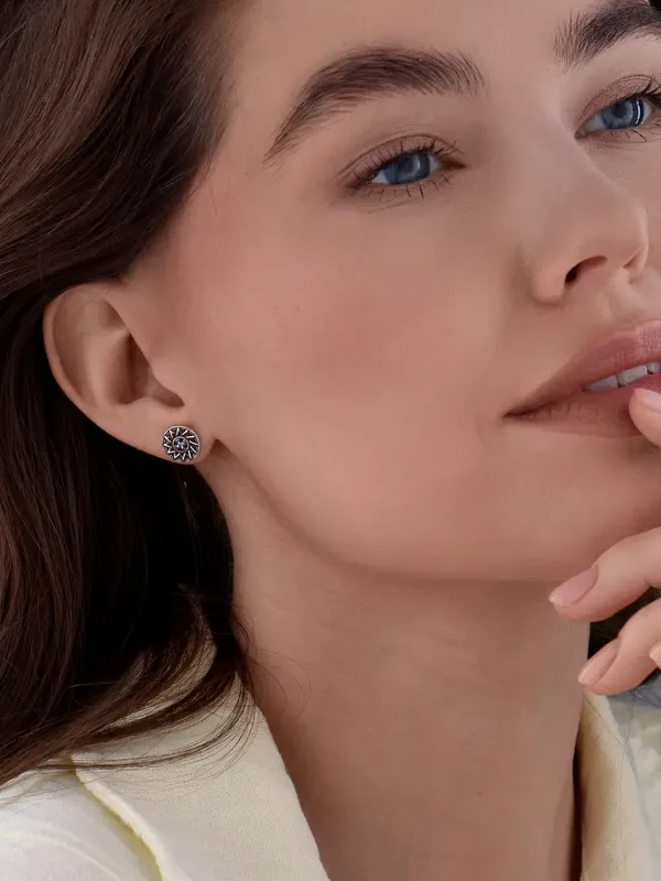 Серьги (пусеты) из серебра с танзанитом, оксид