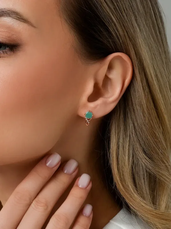 Серьги из серебра с изумрудом и фианитом, золочение
