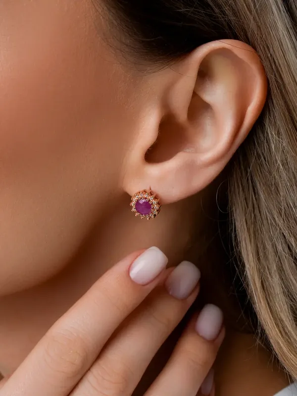 Серьги из серебра с рубином и фианитом, золочение