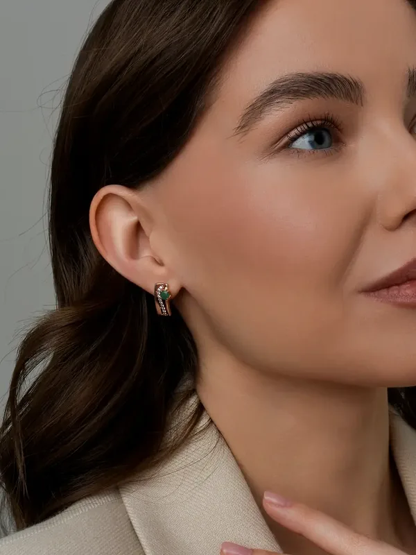 Серьги из серебра с изумрудом и фианитом, золочение