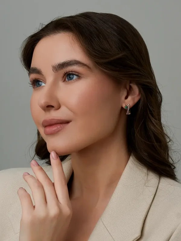 Серьги из серебра с изумрудом и фианитом, золочение