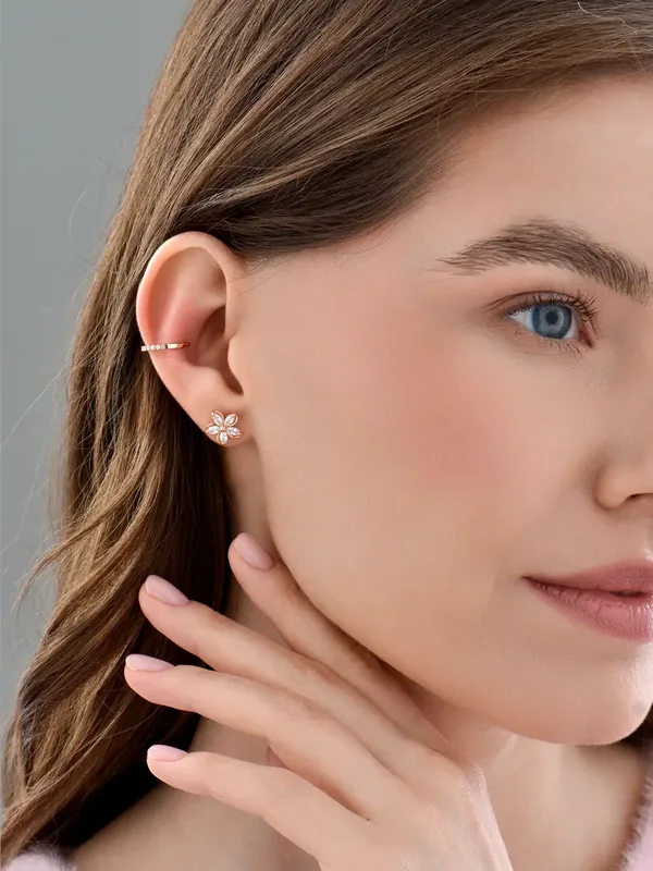 Серьга из серебра с фианитом, золочение