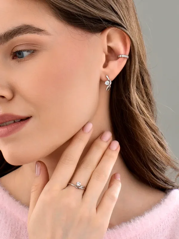 Серьга из серебра, родий