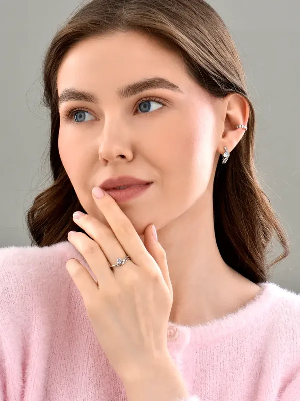 Серьга из серебра, родий